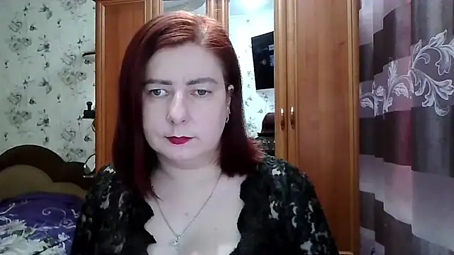 Snapshot of SophieNightAh chatting on February 13, 5:35 pm SophieNightAh online show from February 13, 5:35 pm