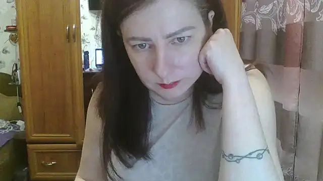 SophieNightAh online show from February 3, 4:20 pm