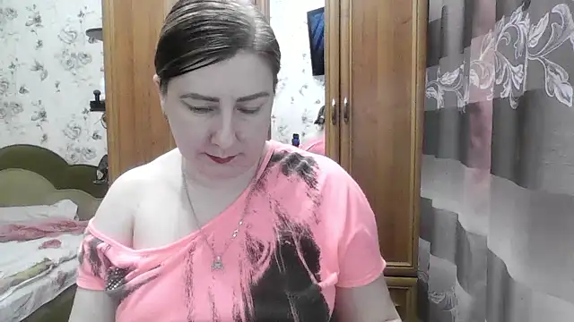 Snapshot of SophieNightAh chatting on January 15, 11:19 pm SophieNightAh online show from January 15, 11:19 pm