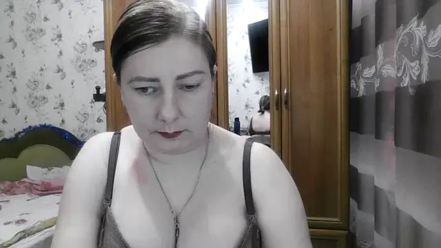 Snapshot of SophieNightAh chatting on January 11, 12:34 pm SophieNightAh online show from January 11, 12:34 pm