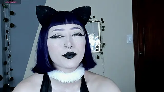 BlueBerry     online show from November 12, 6:45 pm