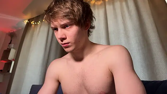 Snapshot of David_Keler chatting on February 20, 10:37 am David Keler online show from February 20, 10:37 am