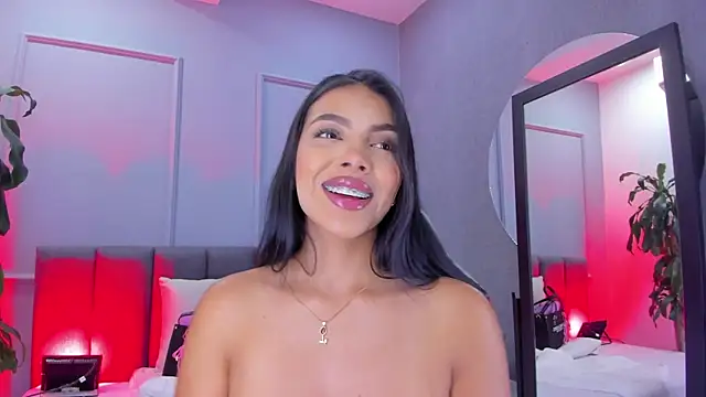 Snapshot of Elisa_castrillon chatting on December 4, 8:19 pm Elisa castrillon online show from December 4, 8:19 pm