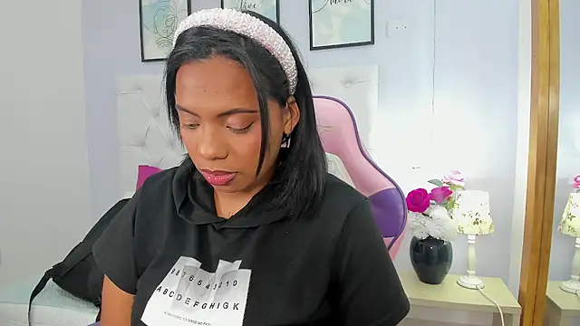 lia mariana online show from October 24, 11:04 pm