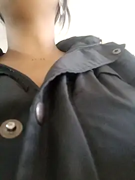 lia mariana online show from March 21, 4:57 am