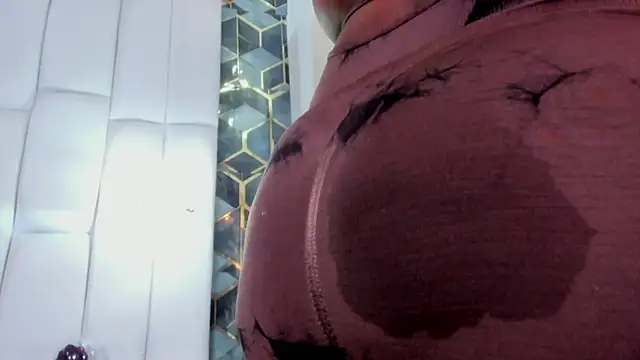 lia mariana online show from April 1, 5:09 am