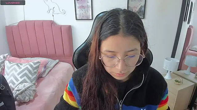 Amy joones online show from December 3, 12:59 pm