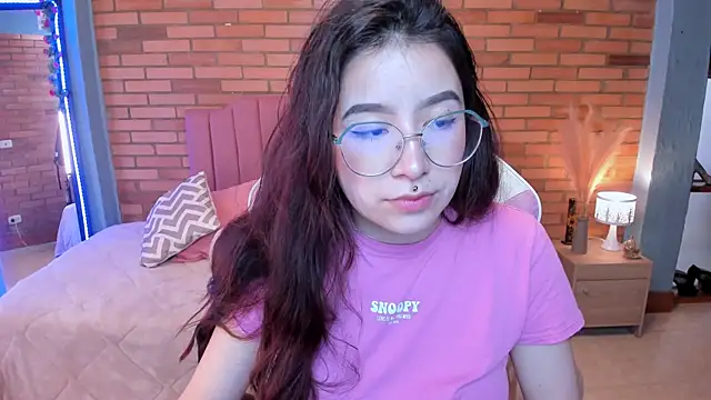 Snapshot of Amy_joones chatting on May 24, 12:16 pm Amy joones online show from May 24, 12:16 pm