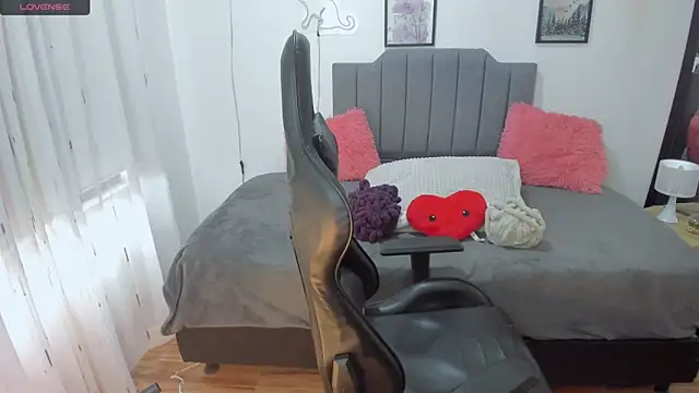 Amy joones online show from November 5, 12:52 pm