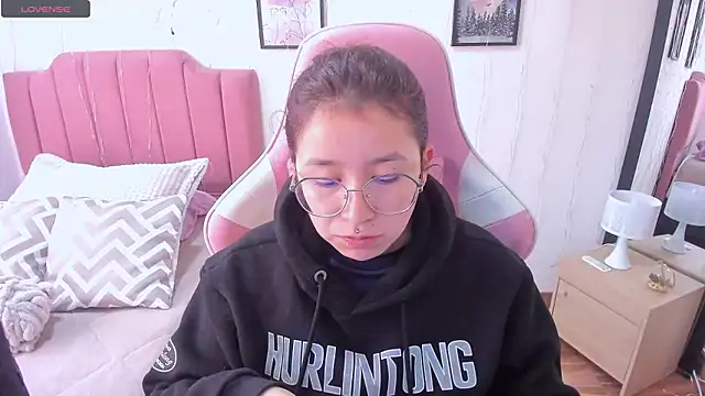 Amy joones online show from January 8, 12:44 pm