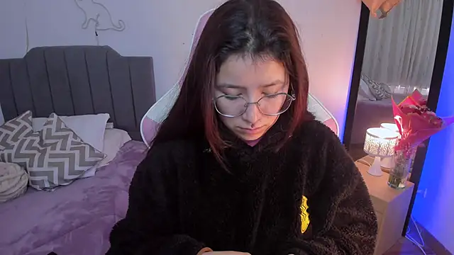 Amy joones online show from March 31, 12:51 pm