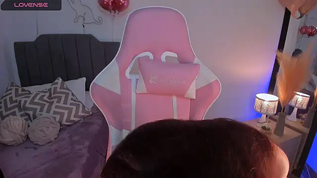 Amy joones online show from April 1, 11:33 am