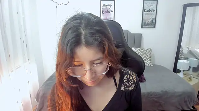 Snapshot of Amy_joones chatting on September 29, 12:55 pm Amy joones online show from September 29, 12:55 pm