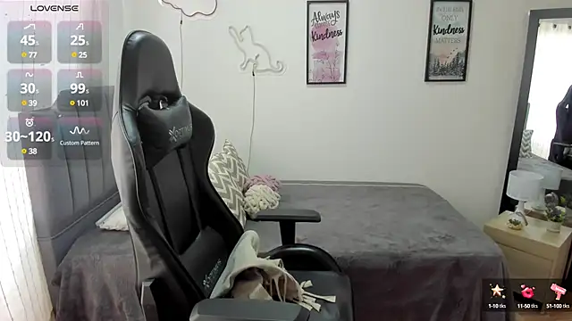 Snapshot of Amy_joones chatting on March 7, 1:29 pm Amy joones online show from March 7, 1:29 pm