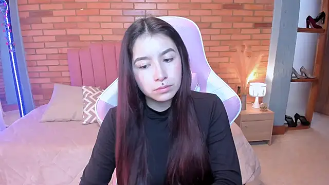 Snapshot of Amy_joones chatting on May 30, 12:00 pm Amy joones online show from May 30, 12:00 pm