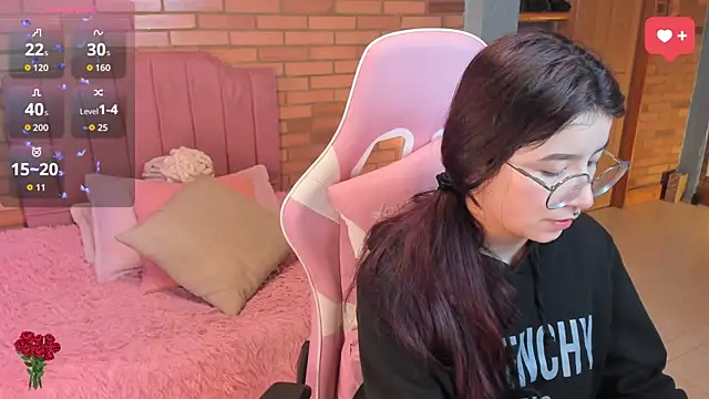 Amy joones online show from July 15, 11:06 am