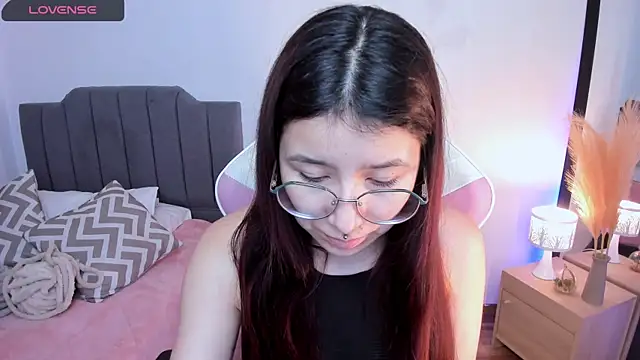 Snapshot of Amy_joones chatting on April 28, 11:36 am Amy joones online show from April 28, 11:36 am