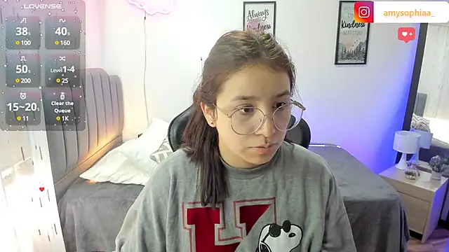 Snapshot of Amy_joones chatting on March 18, 1:44 pm Amy joones online show from March 18, 1:44 pm