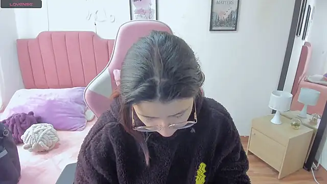 Amy joones online show from November 18, 12:30 pm