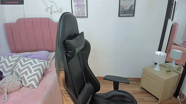 Amy joones online show from November 20, 12:39 pm