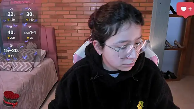 Snapshot of Amy_joones chatting on May 15, 12:47 pm Amy joones online show from May 15, 12:47 pm