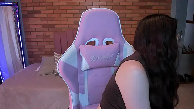 Snapshot of Amy_joones chatting on June 3, 11:44 am Amy joones online show from June 3, 11:44 am