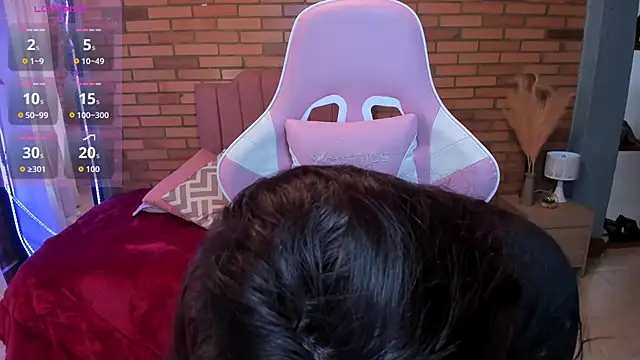 Snapshot of Amy_joones chatting on June 5, 12:33 pm Amy joones online show from June 5, 12:33 pm
