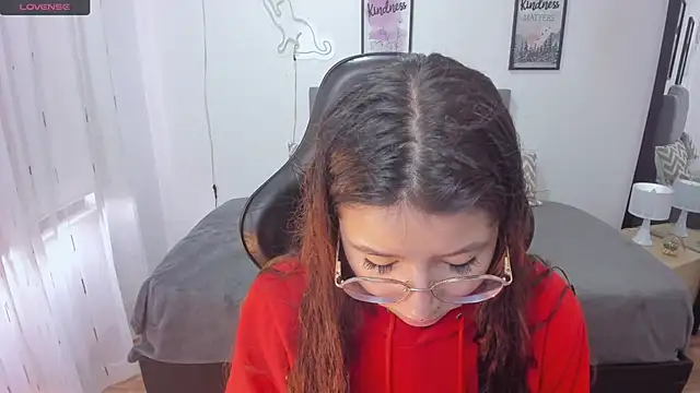 Amy joones online show from November 4, 1:59 pm