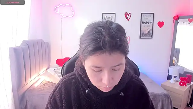 Snapshot of Amy_joones chatting on February 24, 1:31 pm Amy joones online show from February 24, 1:31 pm