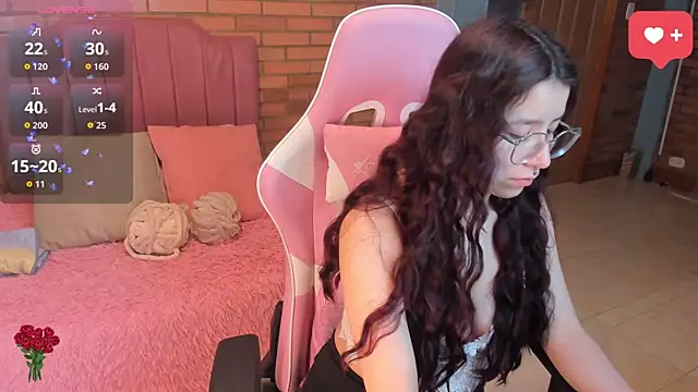 Amy joones online show from July 24, 11:06 am