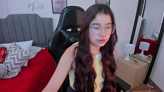 Amy joones online show from February 6, 12:01 pm