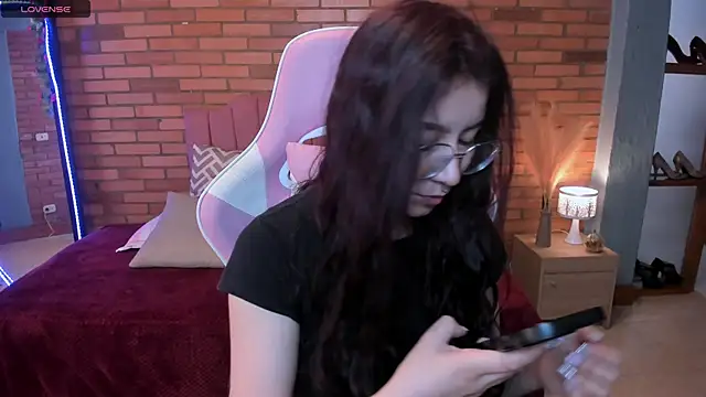 Snapshot of Amy_joones chatting on June 10, 11:44 am Amy joones online show from June 10, 11:44 am