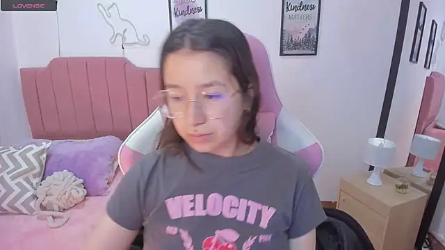 Amy joones online show from November 22, 1:10 pm