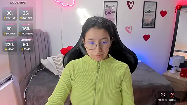 Snapshot of Amy_joones chatting on February 19, 1:39 pm Amy joones online show from February 19, 1:39 pm