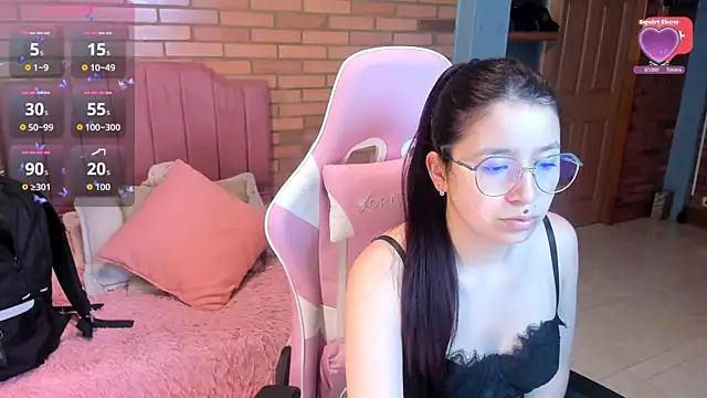 Amy joones online show from July 18, 11:08 am