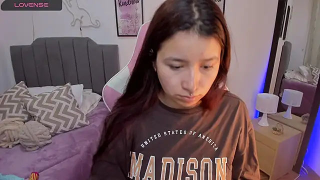 Amy joones online show from March 17, 11:13 am