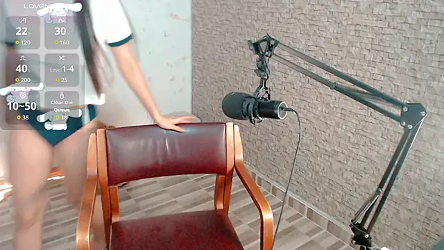 Snapshot of emma_unu chatting on May 15, 2:42 am emma unu online show from May 15, 2:42 am