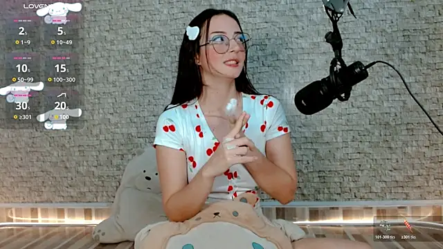 emma unu online show from April 16, 3:18 am