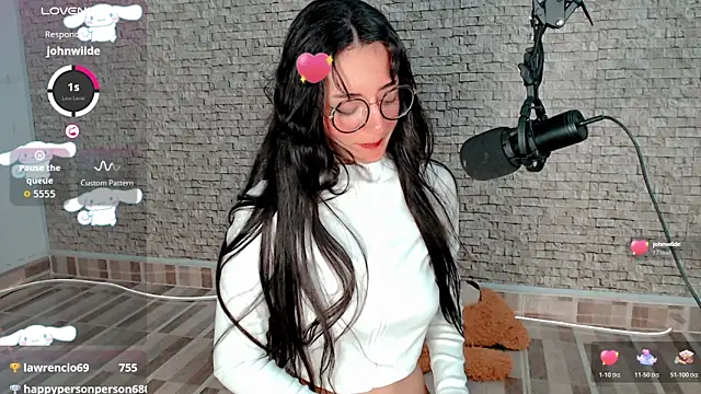 Snapshot of emma_unu chatting on June 5, 6:52 am emma unu online show from June 5, 6:52 am