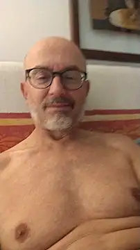 Snapshot of MadProfessor chatting on October 20, 12:17 pm MadProfessor online show from October 20, 12:17 pm