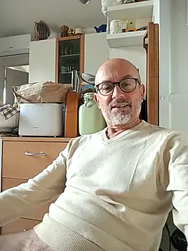 MadProfessor online show from October 28, 6:45 am