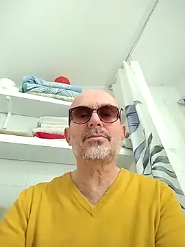Snapshot of MadProfessor chatting on March 12, 8:08 am MadProfessor online show from March 12, 8:08 am