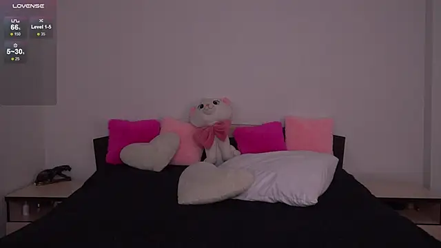 Arielgrace online show from April 1, 2:36 pm