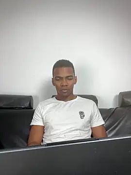 Lonelyfetishguy online show from September 30, 9:10 pm