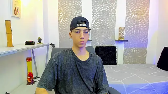 Snapshot of Nikolay_Gregori chatting on November 10, 4:28 am Nikolay Gregori online show from November 10, 4:28 am