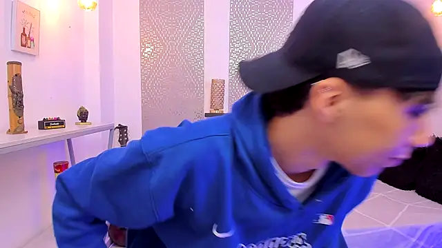 Snapshot of Nikolay_Gregori chatting on November 18, 4:27 am Nikolay Gregori online show from November 18, 4:27 am