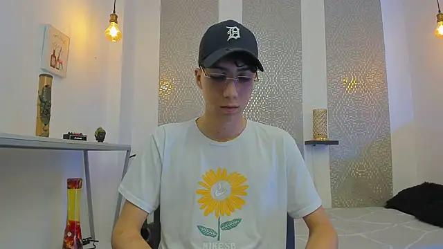 Snapshot of Nikolay_Gregori chatting on November 11, 4:18 am Nikolay Gregori online show from November 11, 4:18 am