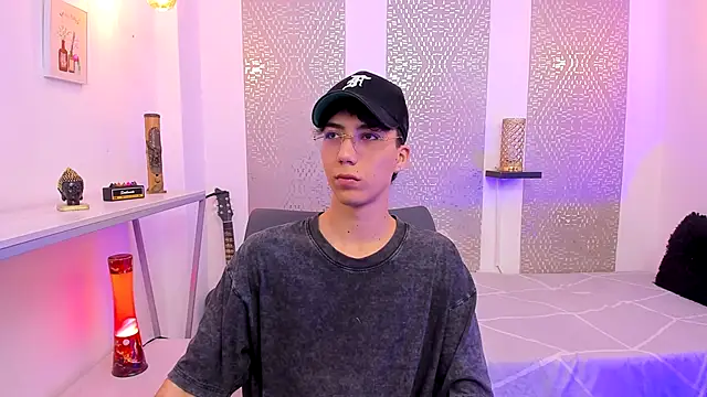 Snapshot of Nikolay_Gregori chatting on December 4, 4:22 am Nikolay Gregori online show from December 4, 4:22 am