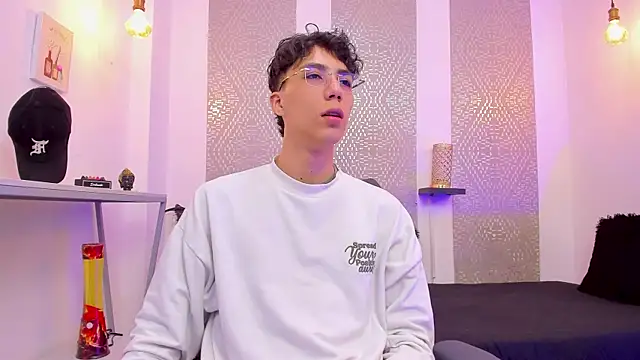 Snapshot of Nikolay_Gregori chatting on November 6, 4:27 am Nikolay Gregori online show from November 6, 4:27 am