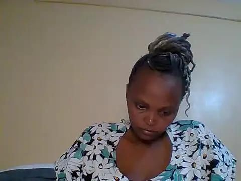 Snapshot of Sexxy-Shie chatting on February 25, 5:51 pm Sexxy-Shie online show from February 25, 5:51 pm